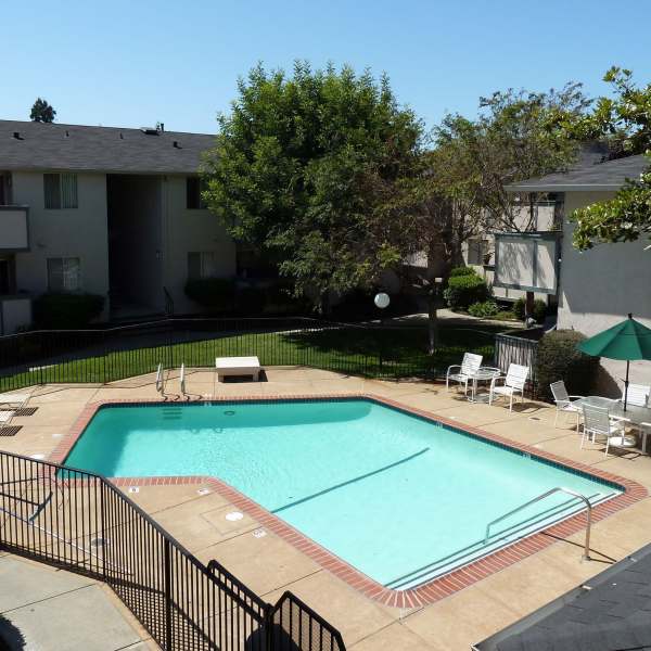 The Woodlark offers a wide variety of amenities in Hayward, California