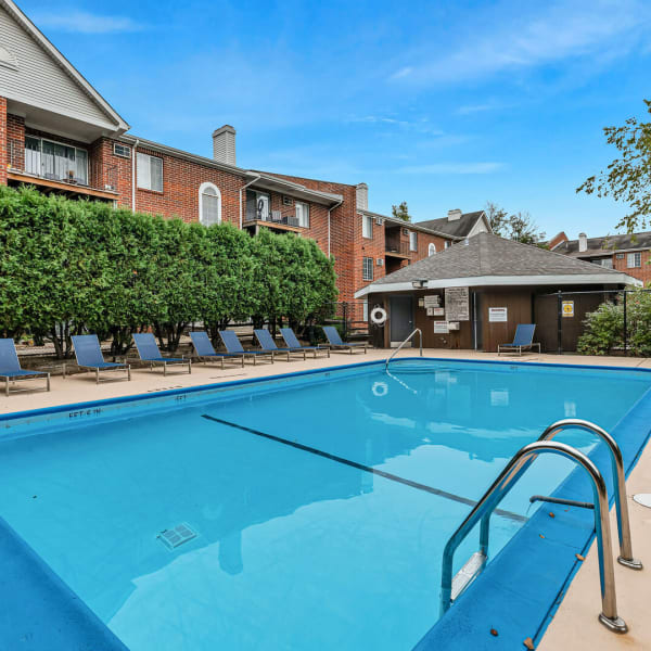Huntington Apartments offers a wide variety of amenities in Naperville, Illinois