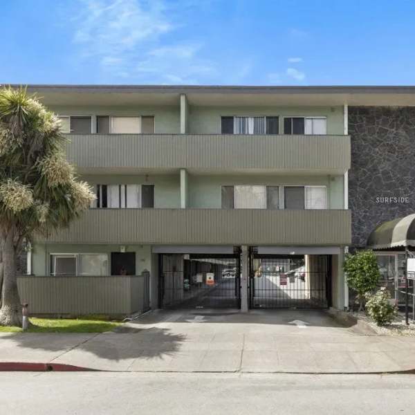 Surfside offers a wide variety of amenities in Alameda, California