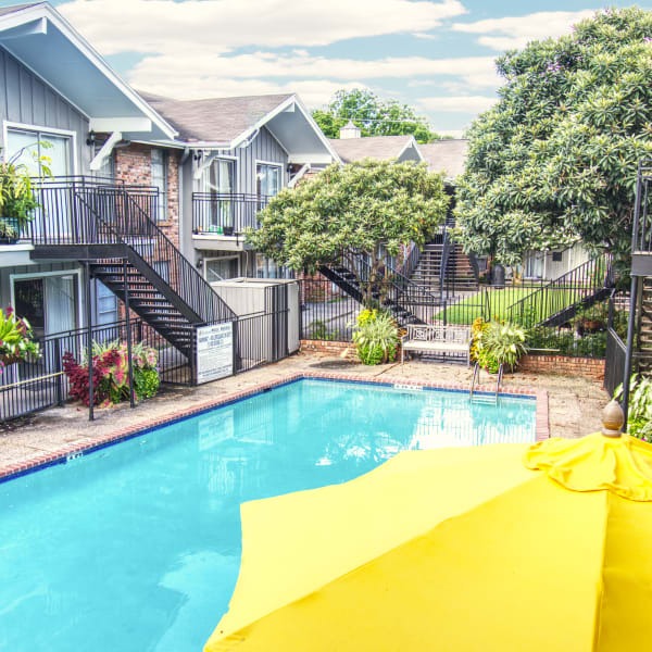 The Westbriar offers a wide variety of amenities in Houston, Texas