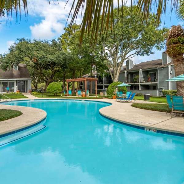 The Cove offers a wide variety of amenities in Houston, Texas