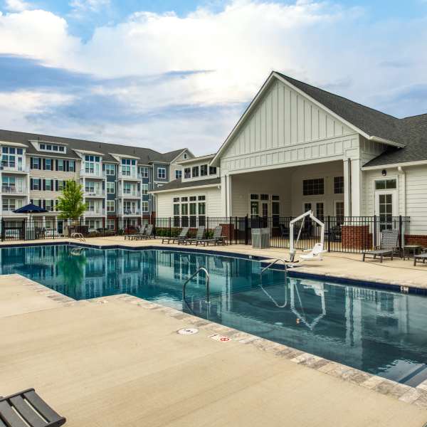 Commonwealth Apartments offers a wide variety of amenities in Midlothian, Virginia