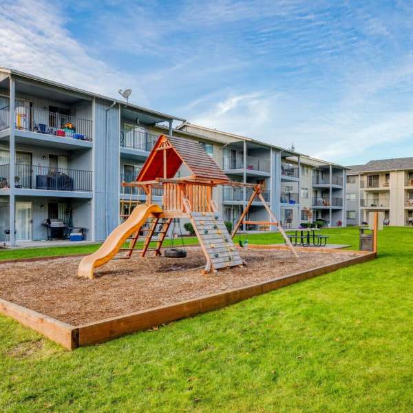 Alta Apartments offers a wide variety of amenities in Tacoma, Washington