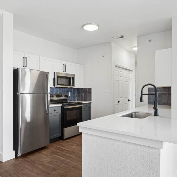Quartz unit kitchen