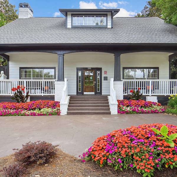 Link to photo gallery at Grande Oaks in Roswell, Georgia