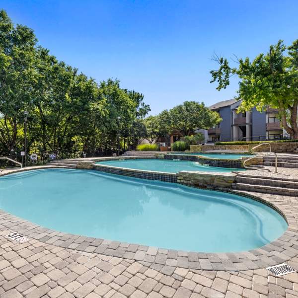 Admiral Apartments offers a wide variety of amenities in Fort Worth, Texas