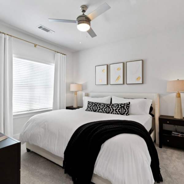 Kingsized Primary Bedroom at City Limits Apartments in Columbia, Tennessee
