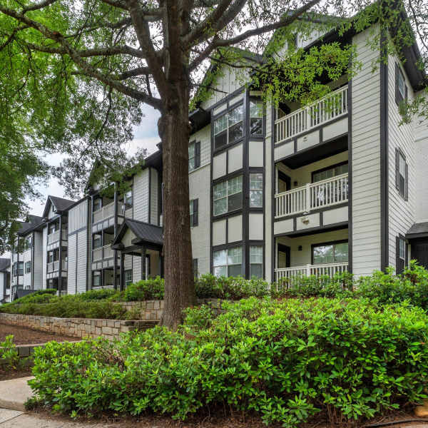 Link to photo gallery at Grande Oaks in Roswell, Georgia