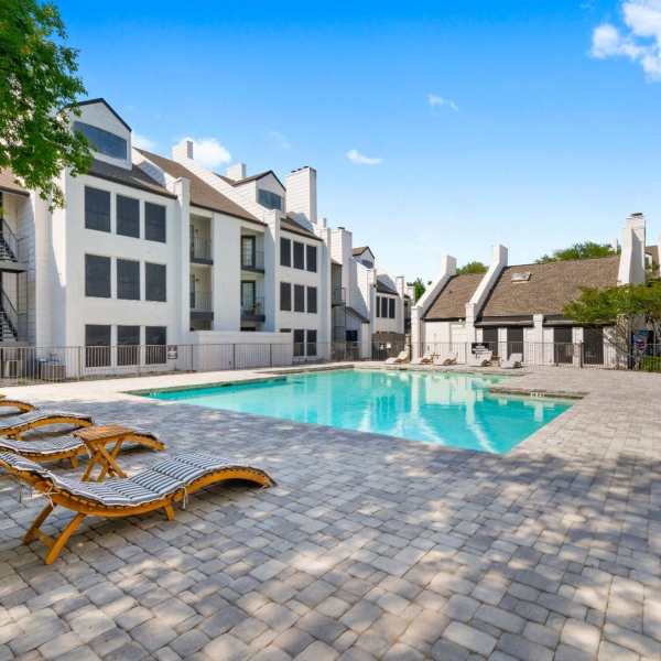 Rayside Residences offers a wide variety of amenities in Garland, Texas