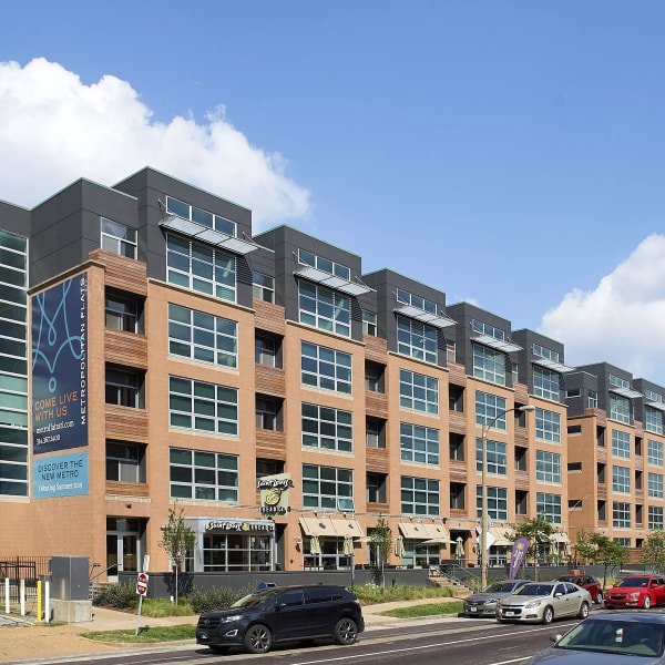 Explore the neighborhood around Metropolitan Flats in St. Louis County, Missouri.
