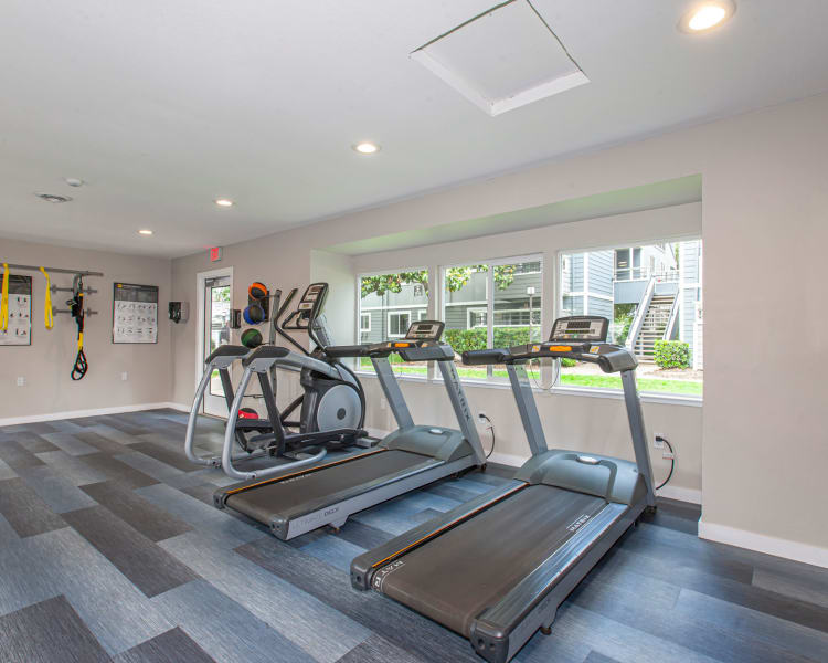 Click to see our amenities at Bennington Apartments in Fairfield, California