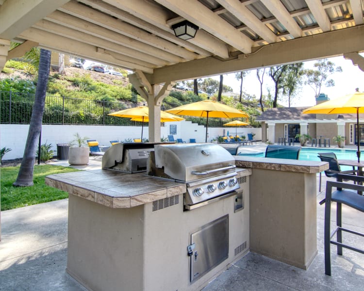 Click to see our amenities at Lakeview Village Apartments in Spring Valley, California