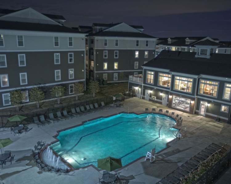 Large resort-style swimming pool at The Elms at Arcola in Dulles, Virginia