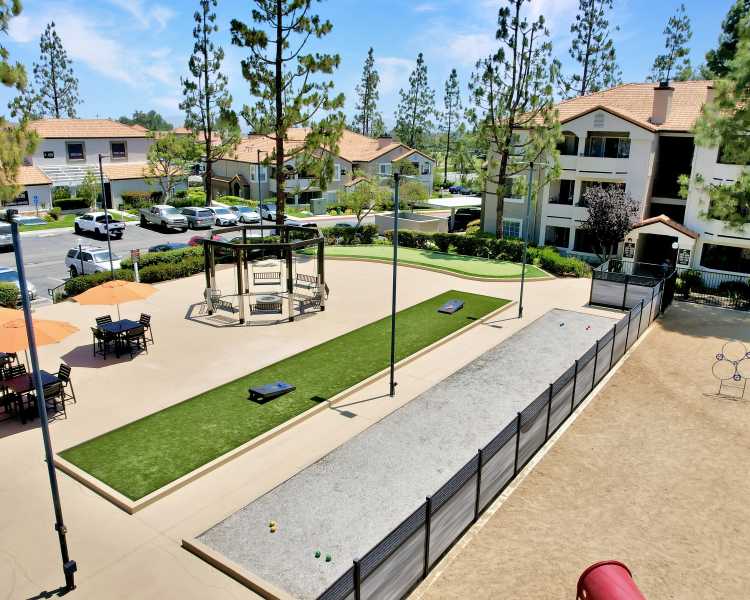 Click to see our amenities at Sierra Del Oro Apartments in Corona, California