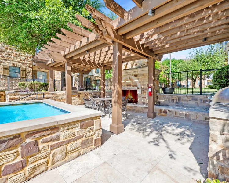 Click to see our amenities at Villas at Grand Avenue in Pflugerville, Texas