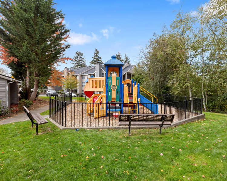Click to see our amenities at HighGrove Apartments in Everett, Washington