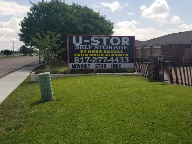A view of the monument sign at U-Stor Pioneer in Arlington, Texas