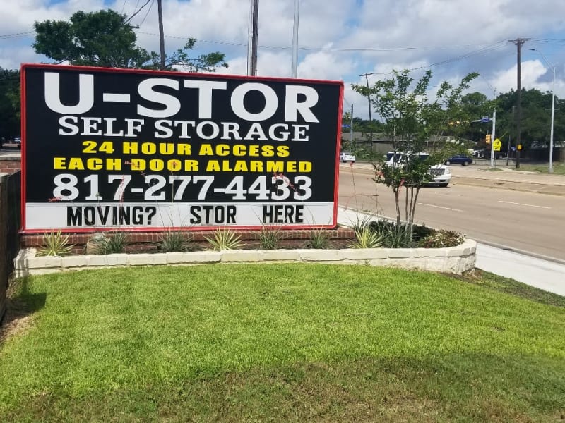 A view of the monument sign at U-Stor Pioneer in Arlington, Texas