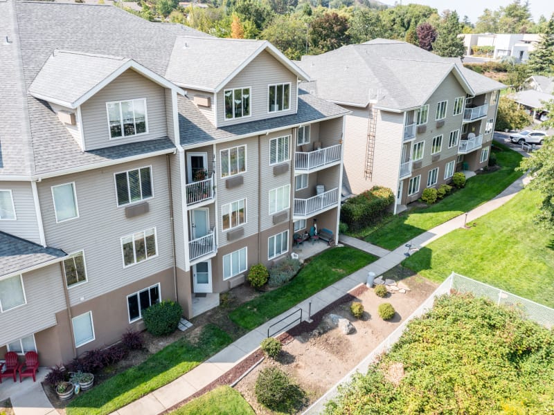 Sunny exterior at Maple Ridge Senior Living in Ashland, Oregon