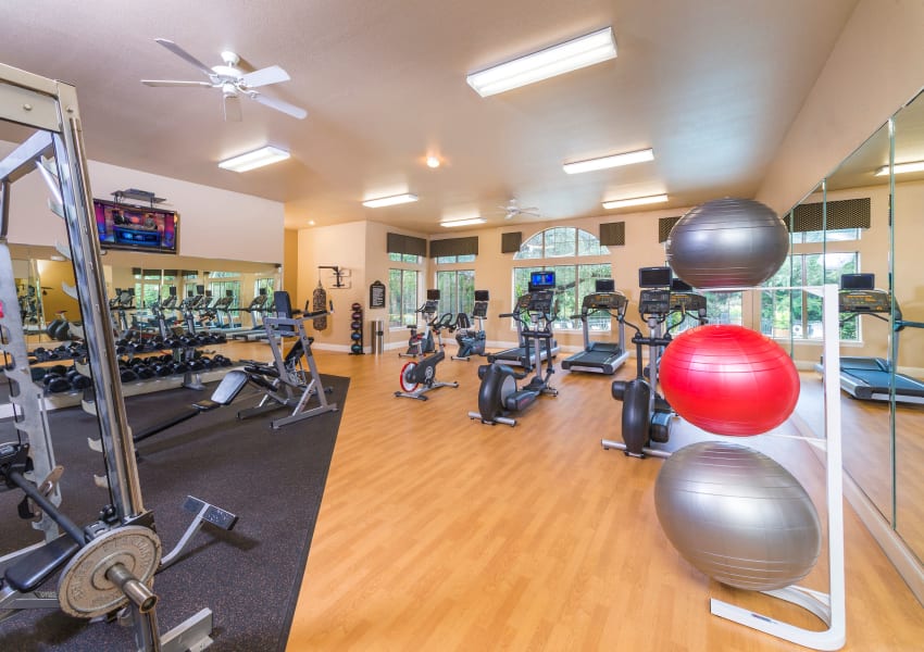 The fitness center at Villas of Vista Del Norte