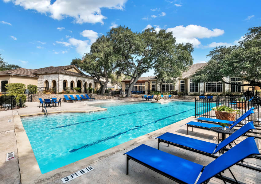 Amazing swimming pool at Villas of Vista Del Norte in San Antonio, Texas 