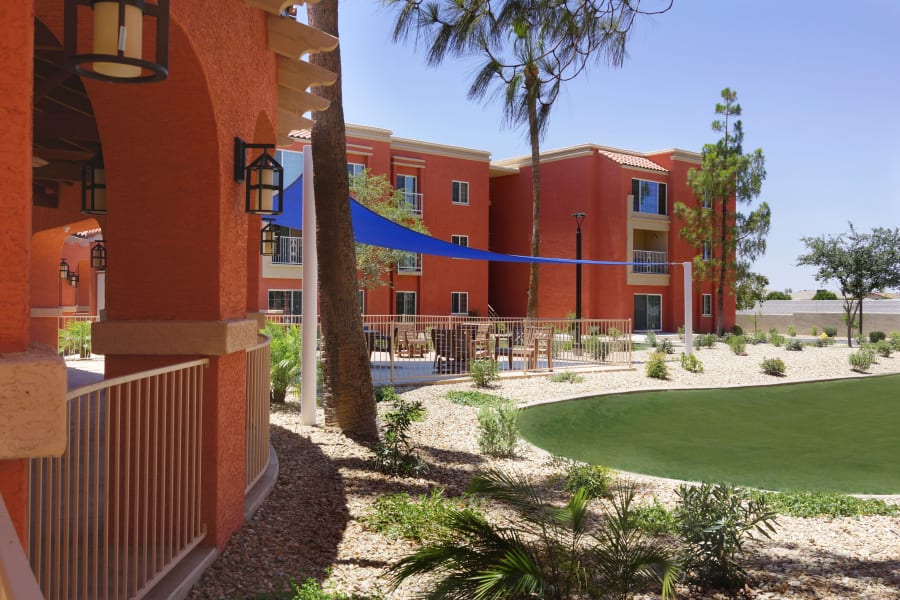 Beautifully maintained landscaping outside Casa Del Rio Senior Living in Peoria, Arizona