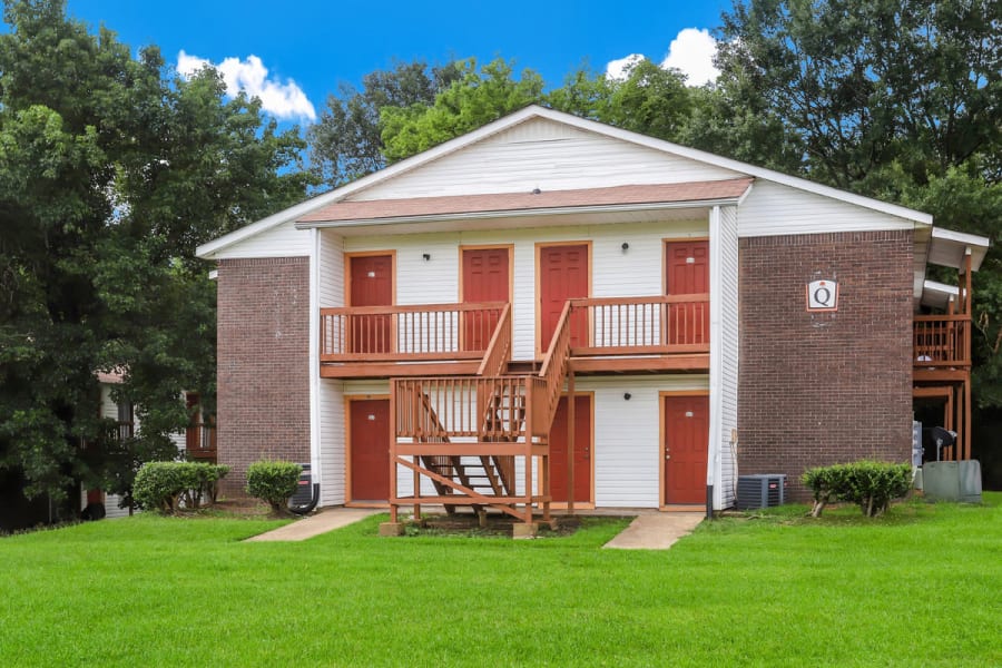 Residences at Glen Oaks and the surrounding Jackson, Mississippi