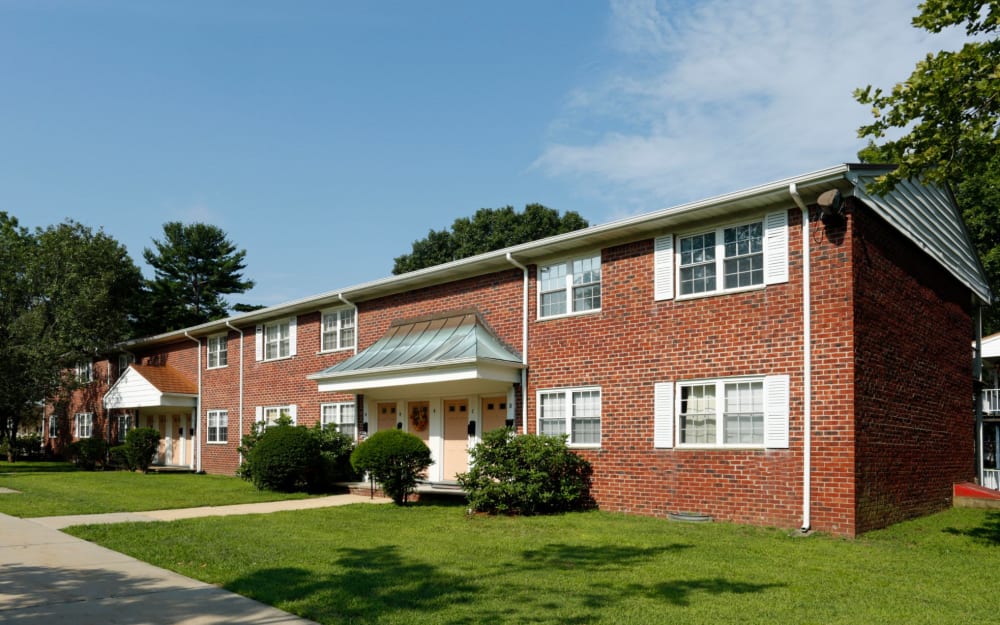 Old Bridge, NJ Apartments near the Jersey Shore Glenwood Apartments