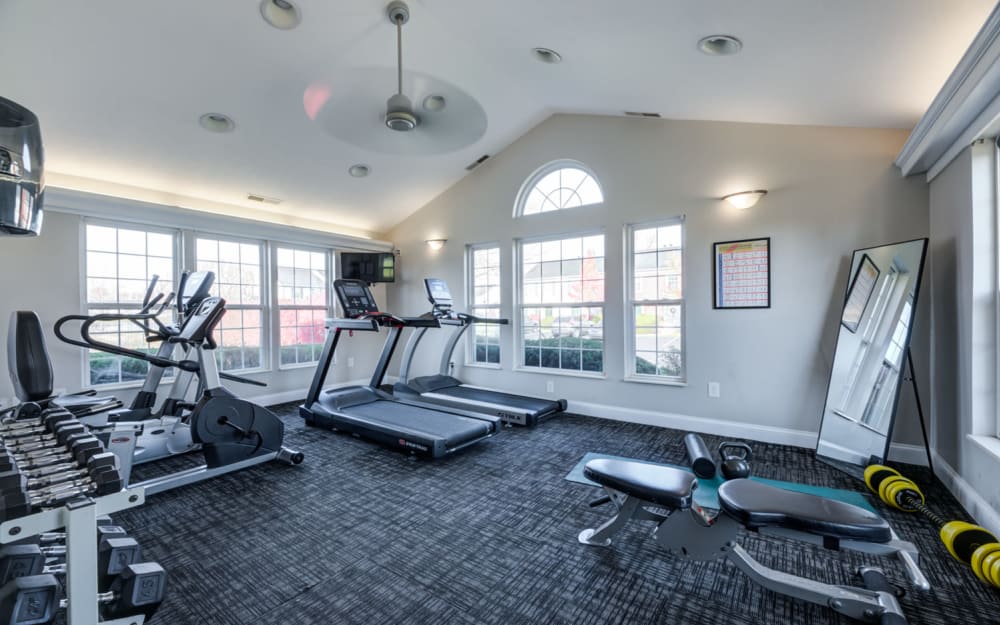 Fitness center at Eastpointe Lakes Apartment and Townhomes in Blacklick, Ohio 