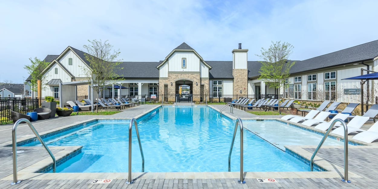 Resort-style swimming pool at Mandolin at Stream Valley in Franklin, Tennessee