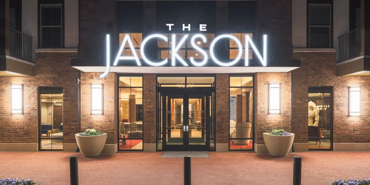 Entrance into The Jackson at Viridian in Arlington, Texas