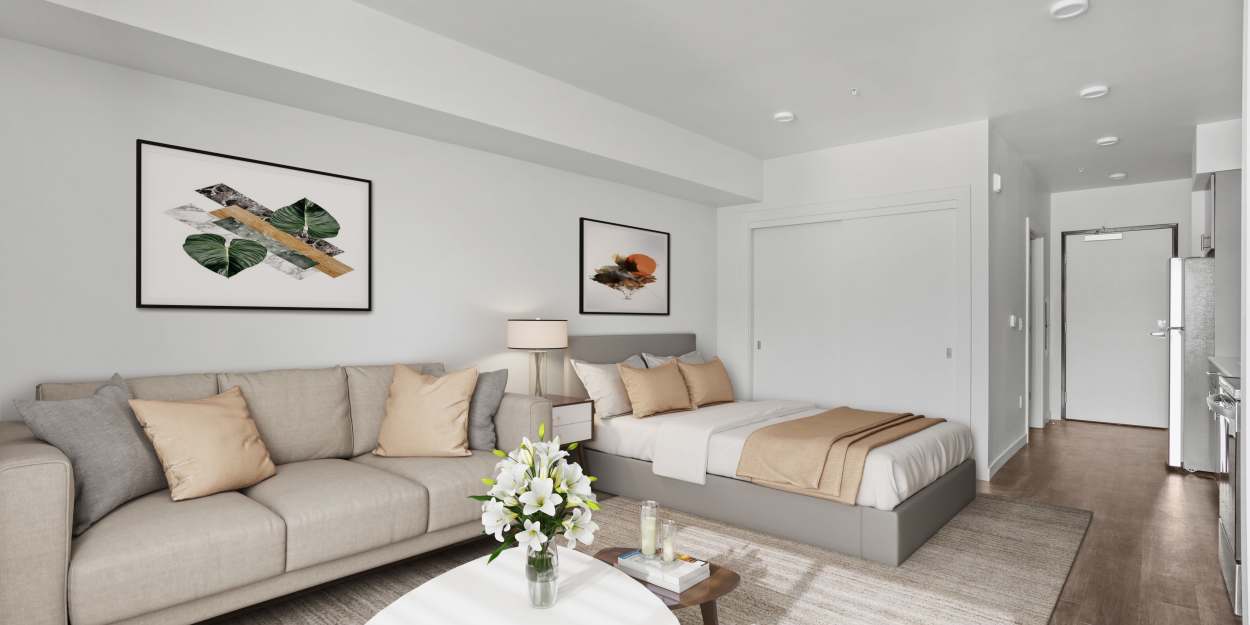 A large living space at The Meadowlark at Fairview in Fairview, Oregon