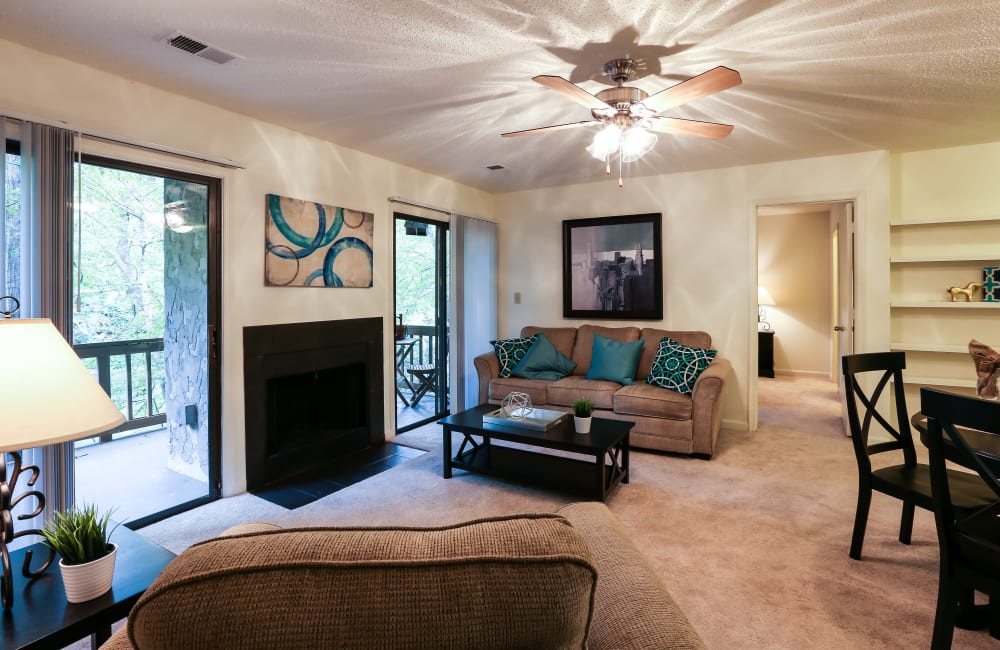 Living room at Riverwind Apartment Homes in Spartanburg, South Carolina.