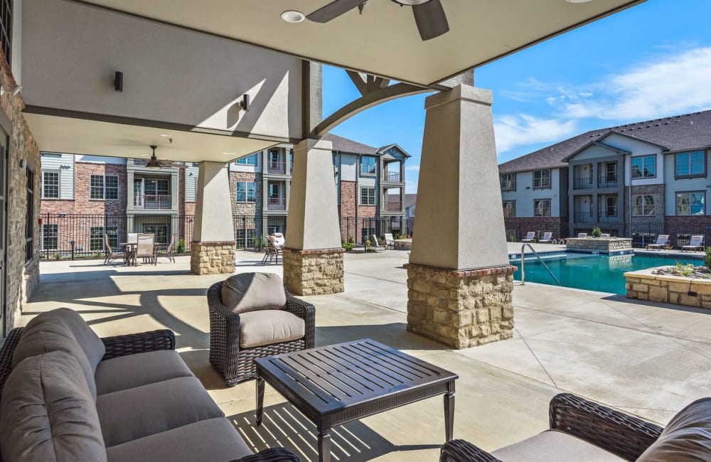 Photos of Boulders at Overland Park Apartments in Overland