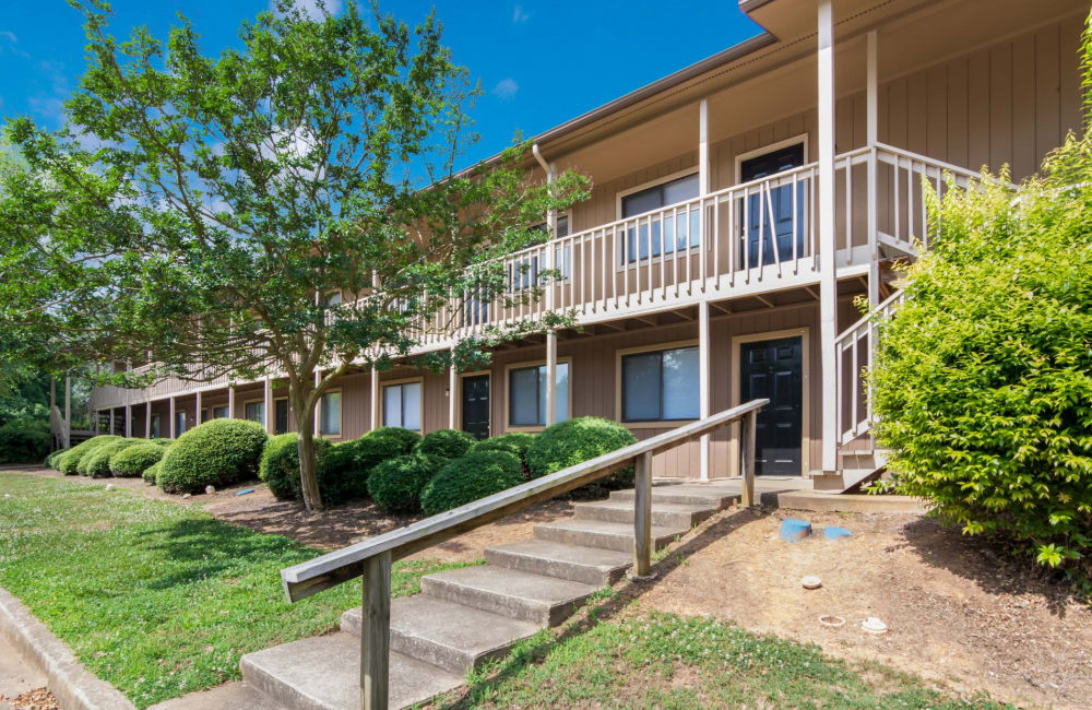 Apartment exterior and lush lawn at The Waterford Apartments in Columbia, South Carolina