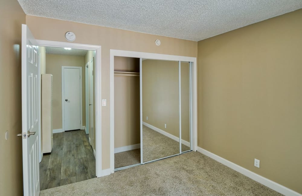 room with large closet at Villa Oaks in Santa Rosa, California
