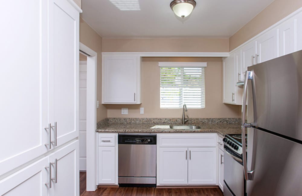 fully equipped kitchen at Villa Oaks in Santa Rosa, California