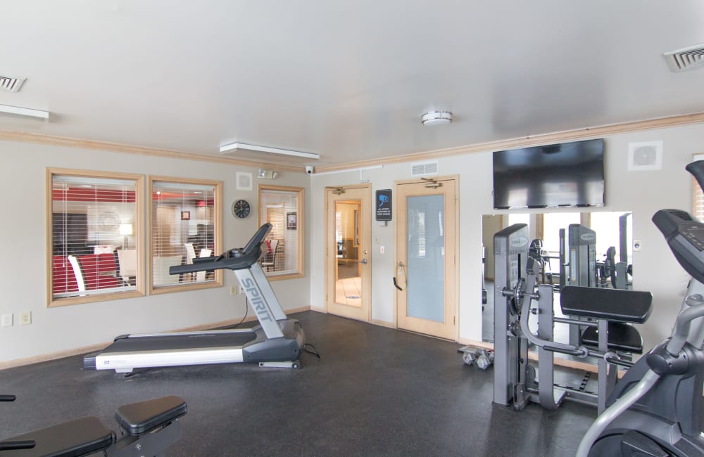 Fitness center at Hidden Lakes Apartment Homes in Miamisburg, Ohio