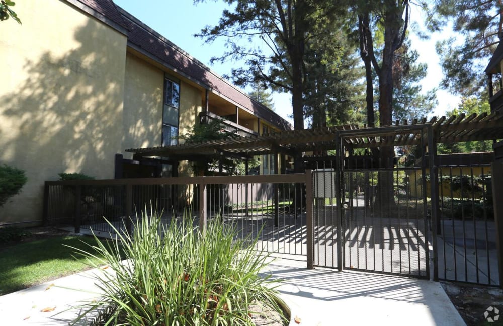 Courtyard at Meadow Wood in Concord, California