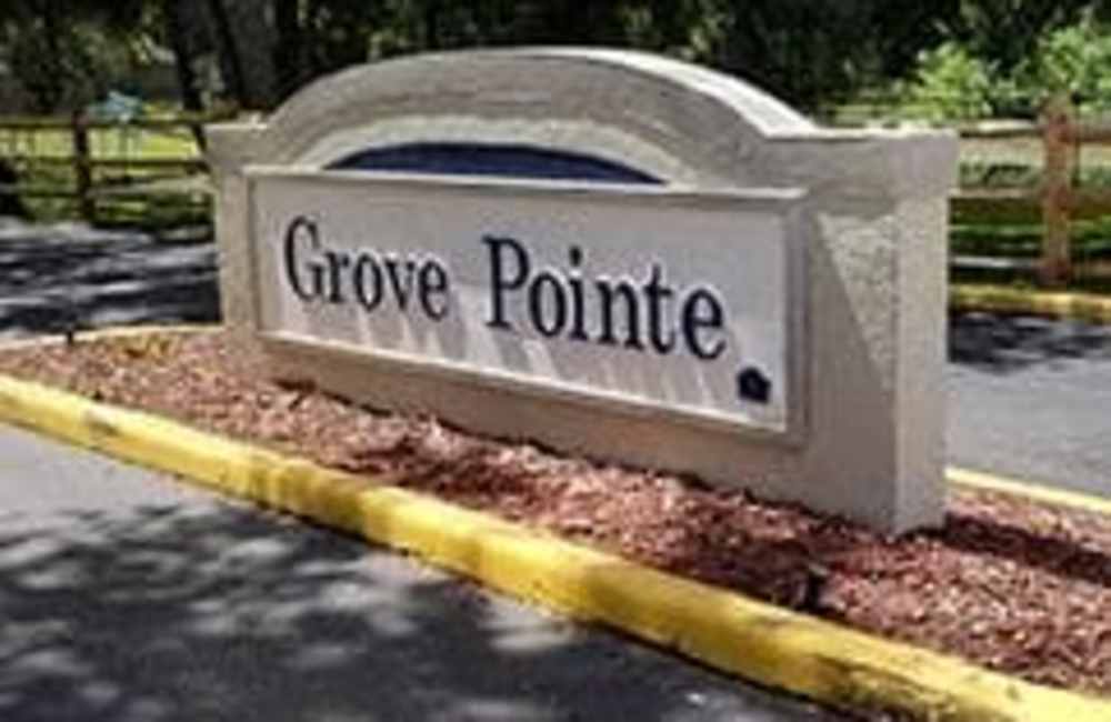 Sign at the main entrance at Grove Pointe in Ruskin, Florida