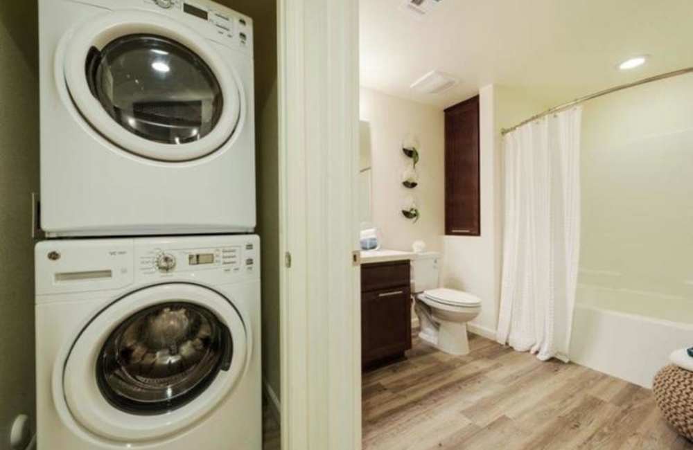 Washer and dryer at Solterra in San Diego, California