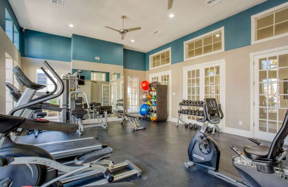 Well-equipped fitness center at Verlaine on the Parkway in Dallas, Texas, 