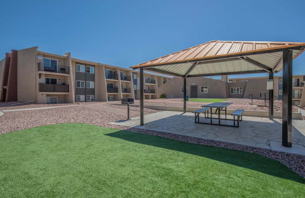 Courtyard with gazebo and picnic table at Sedona Ridge Apartments in Colorado Springs, Colorado