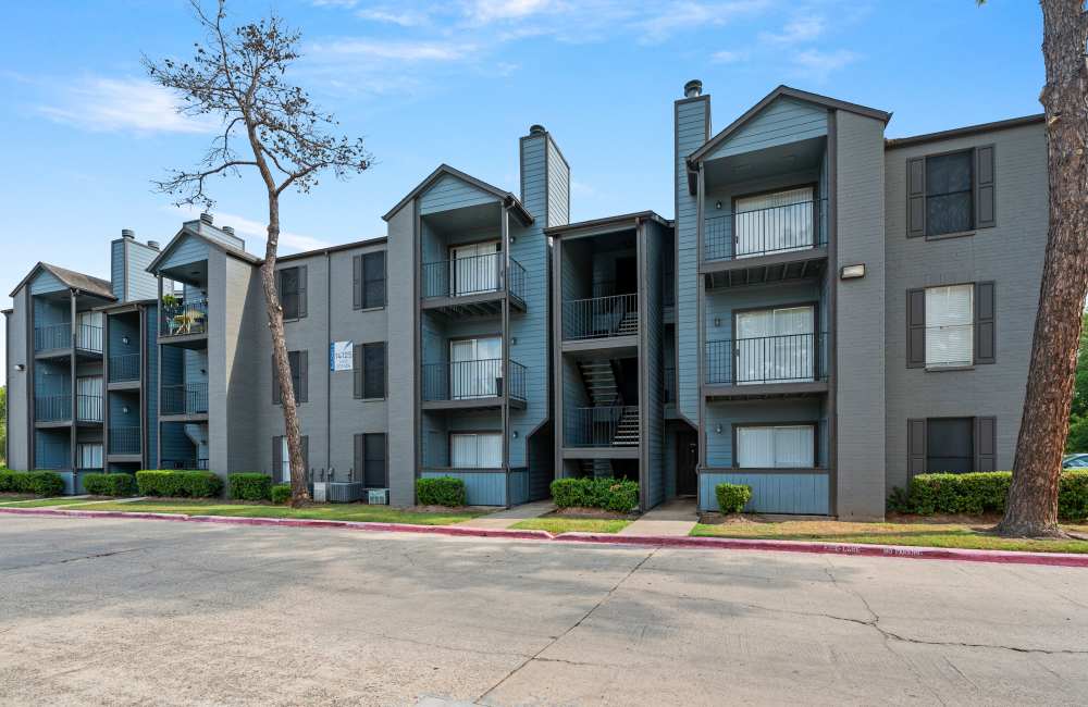 View of exterior of apartments at North Bend Living in Houston, Texas