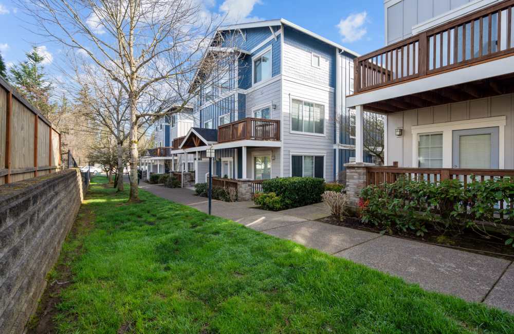 Nice housing at Creekview Crossing in Sherwood, Oregon