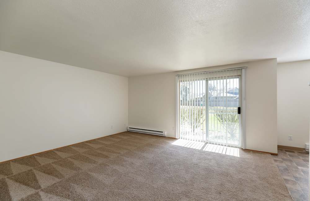 Bright living in Heron Hills Apartment Homes in Gresham, Oregon