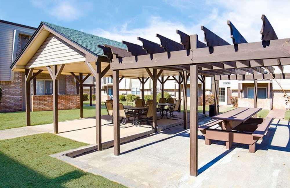 Outdoor courtyard at Council Crossing in Bethany, Oklahoma