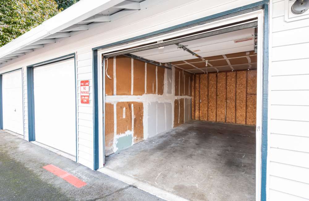 Private garage parking in Heron Hills Apartment Homes in Gresham, Oregon