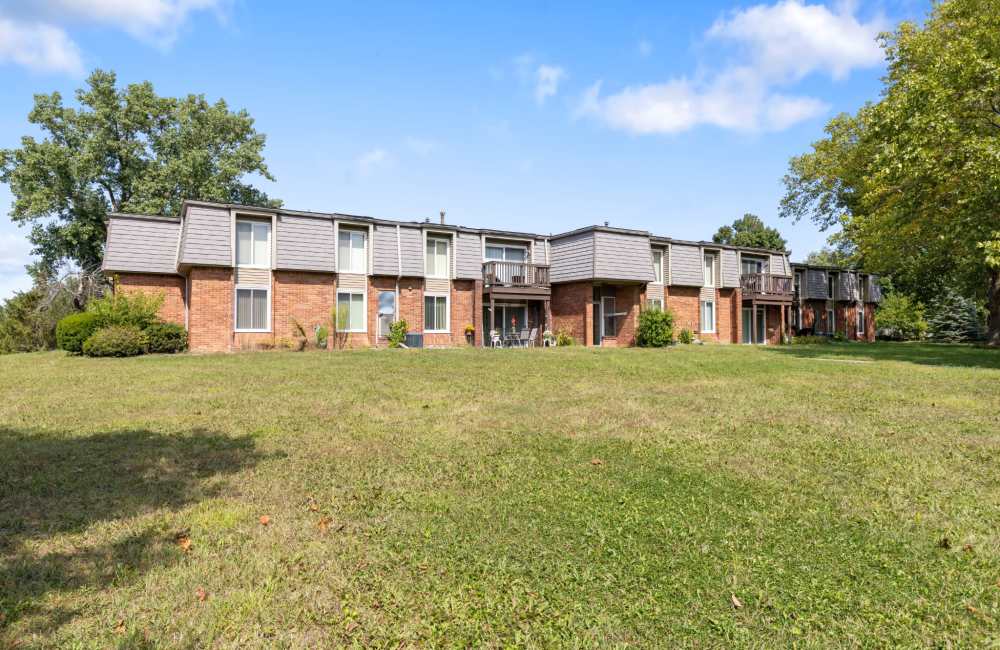 Large lawn around the property at Cambridge Manor Apartments in Lansing,Michigan