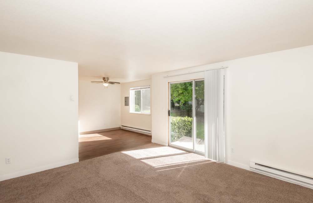 Bright living in Heron Hills Apartment Homes in Gresham, Oregon